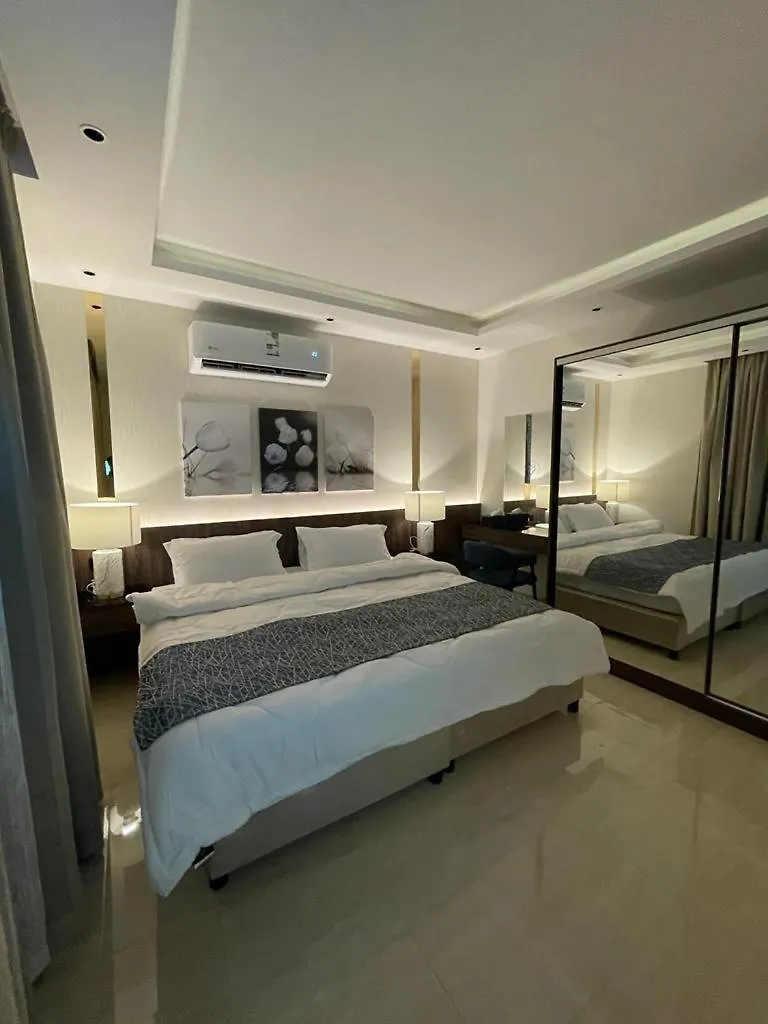 Riyadh Luxury الملقا 2 דירה